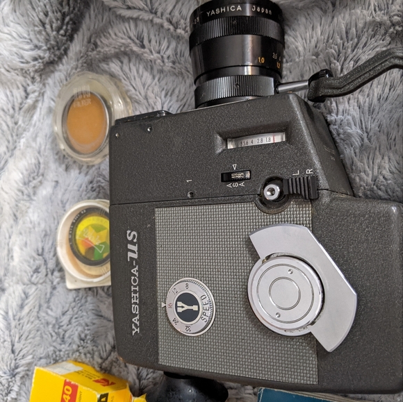 Yashica 8 1961 Home movie Camera - Picture 13 of 14